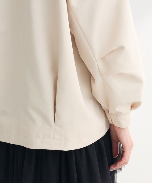Green　Parks（グリーンパークス）の「撥水加工 ショート丈トレンチコート（トレンチコート・レディース・ネイビー/ライトベージュ・FREE）」の4枚目の写真