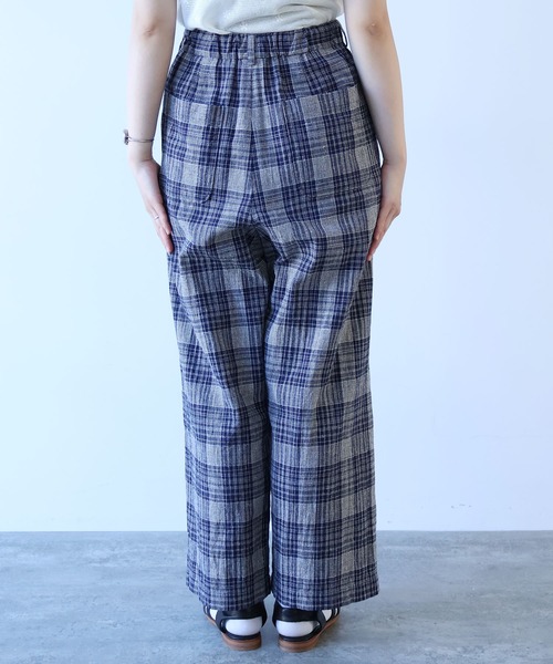 bulle de savon（ビュルデサボン）の「コットン/リネン washer CHECK タックパンツ（その他パンツ・レディース・ネイビー・FREE）」の8枚目の写真