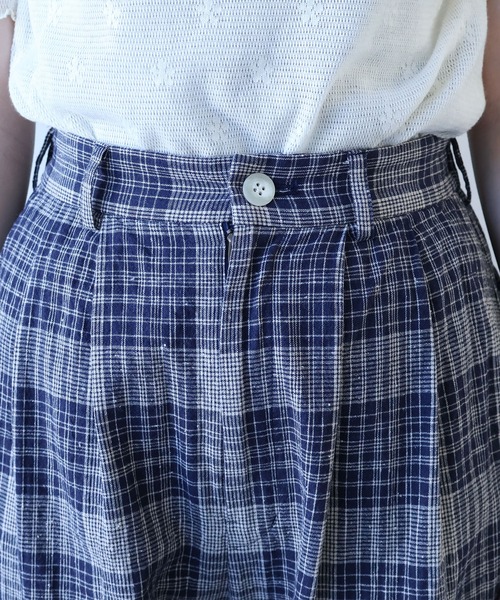 bulle de savon（ビュルデサボン）の「コットン/リネン washer CHECK タックパンツ（その他パンツ・レディース・ネイビー・FREE）」の5枚目の写真
