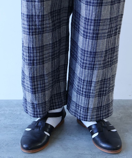 bulle de savon（ビュルデサボン）の「コットン/リネン washer CHECK タックパンツ（その他パンツ・レディース・ネイビー・FREE）」の4枚目の写真