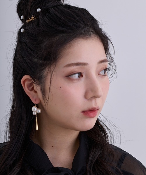CALIN STANDARD(カリンスタンダード)の「◆◆金属アレルギー対応◆◆〈ecru〉パールスウィングドロップピアス(ピアス(両耳用)・レディース・ゴールド・FREE)」の2枚目の写真