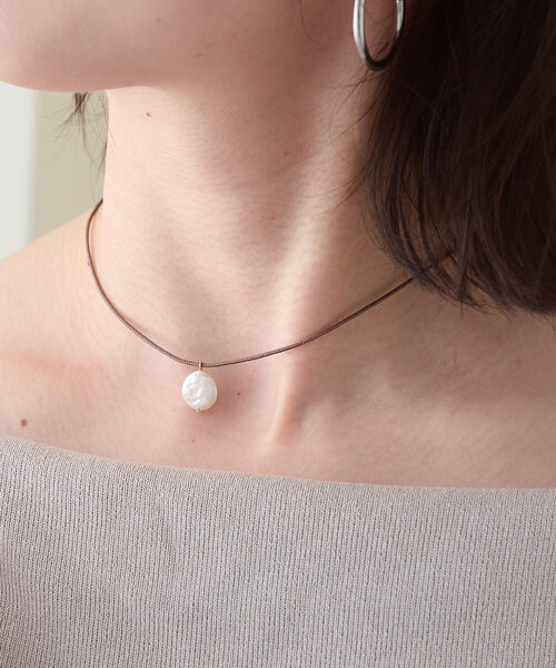 Omekashi（オメカシ）の「淡水パールチョーカー（チョーカー・レディース・ブラウン・ONE SIZE）」の3枚目の写真