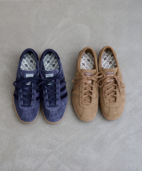 adidas(アディダス)の「ADIDAS/アディダス TOBACCO(スニーカー・レディース・キャメル/ネイビー・23cm/24cm/25cm)」の4枚目の写真