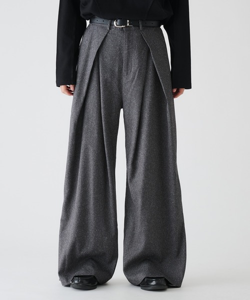 selle glant（セレグランテ）の「CROSS TUCK WIDE SLACKS PANTS/クロスタックワイドスラックスパンツ（スラックス・メンズ・ブラック/ダークブラウン/ブラウン系/ネイビー系/ブラック系/ブラック系1/グレー系1/ブラウン系2/ブラック系2・SMALL/MEDIUM/LARGE/X-SMALL）」の5枚目の写真