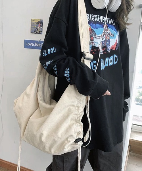 VIBGYOR（ヴィブジョー）の「サイドドロスト ショルダーバッグ(CZ)（ショルダーバッグ・レディース・ブラック/オフホワイト/カーキ/オレンジ・FREE）」の14枚目の写真