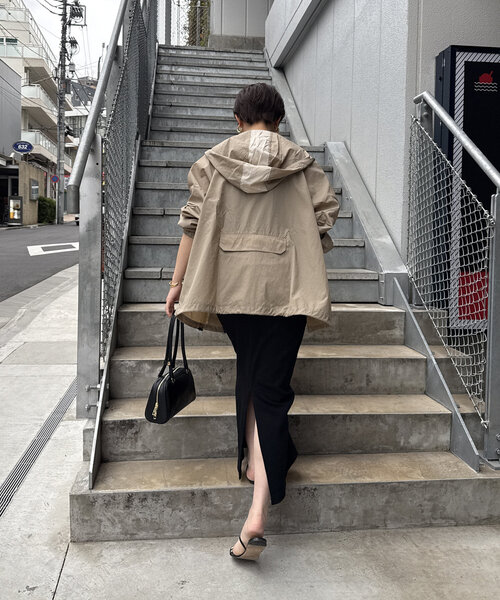 earthy（アーシー）の「LOUNGEDRESSコラボ マウンテンパーカー