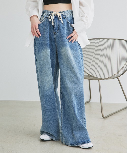 ad thie（アドティエ）の「ウエストリボン ワイドデニムパンツ（デニムパンツ・レディース・ブルー・MEDIUM/LARGE）」の4枚目の写真