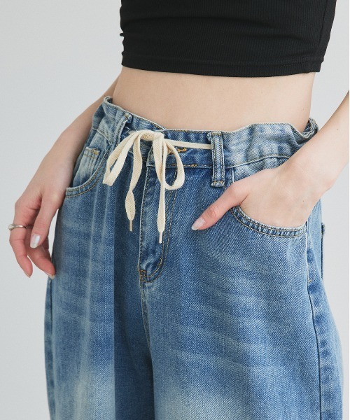 ad thie（アドティエ）の「ウエストリボン ワイドデニムパンツ（デニムパンツ・レディース・ブルー・MEDIUM/LARGE）」の7枚目の写真