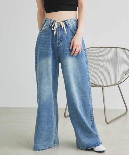 ad thie（アドティエ）の「ウエストリボン ワイドデニムパンツ（デニムパンツ・レディース・ブルー・MEDIUM/LARGE）」の8枚目の写真