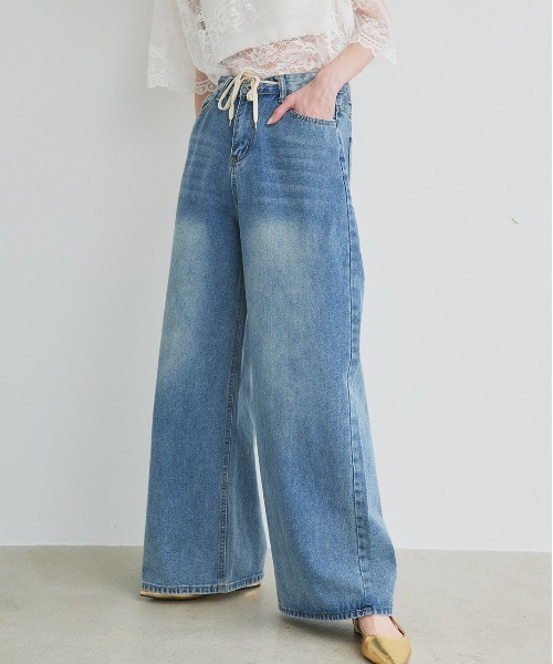 ad thie（アドティエ）の「ウエストリボン ワイドデニムパンツ（デニムパンツ・レディース・ブルー・MEDIUM/LARGE）」の21枚目の写真