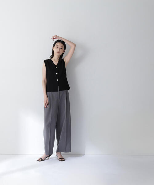 NATURAL BEAUTY BASIC（ナチュラルビューティーベーシック）の「◇ダブルポケットニットベスト（ベスト・レディース・ブラック/オフホワイト/ライトグリーン・FREE）」の6枚目の写真