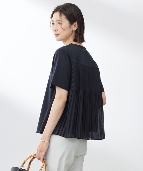 J.PRESS Ladies(J.プレス レディス)の「【洗える】コットンスムース バック プリーツ カットソー(Tシャツ/カットソー・レディース・ライトグレー系/ホワイト系/ネイビー系/ピーコックグリーン系・SMALL)」の4枚目の写真