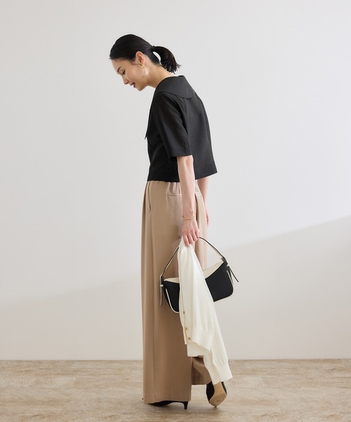 ROPE'（ロペ）の「【洗える】シャイニーシアーブラウス/セットアップ対応（シャツ/ブラウス・レディース・ブラック/オフホワイト・FREE）」の6枚目の写真