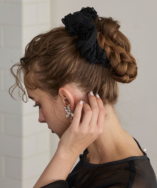 BONLECILL noir（ボンルシールノワール）の「【BONLECILL noir】フリルティアードレースシュシュ（シュシュ・レディース・アイボリー/ブラック・FREE）」の12枚目の写真