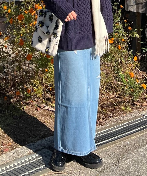 BLANK　（ブランク）の「Crushed long Denim Skirt / ダメージロングデニムスカート（デニムスカート・レディース・ブルー/ライトブルー/ブラック・S）」の11枚目の写真