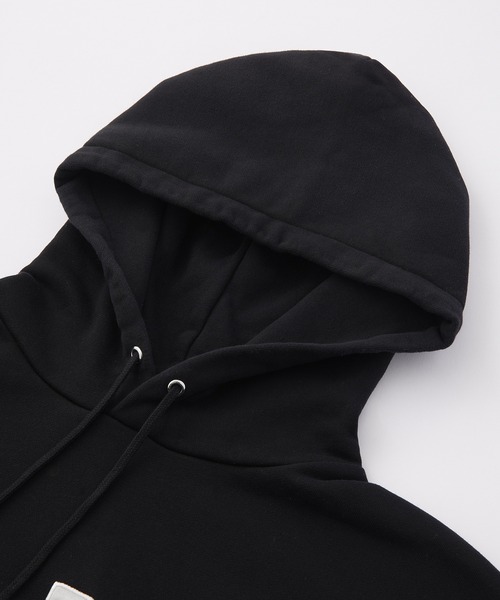 X-girl（エックスガール）の「MIX COLLEGE LOGO SWEAT HOODIE（パーカー・レディース・ブラック/アッシュ/ネイビー・S/M/L/XL）」の5枚目の写真