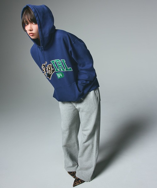 X-girl（エックスガール）の「MIX COLLEGE LOGO SWEAT HOODIE（パーカー・レディース・ブラック/アッシュ/ネイビー・S/M/L/XL）」の14枚目の写真