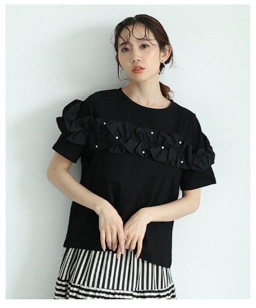 Sawa a la mode(サワアラモード)の「デコルテフリルトップス(Tシャツ/カットソー・レディース・ブルー/ブラック/ホワイト・FREE)」の22枚目の写真