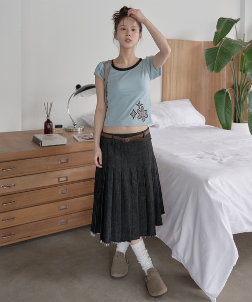 UNE MANSION(ユヌマンション)の「【UNE ORIGINAL】フラワーギンガムチェックアップリケ刺繍バイカラーユニークパフ袖Tシャツカットソー(Tシャツ/カットソー・レディース・ホワイト/ブルー系その他・FREE)」の11枚目の写真