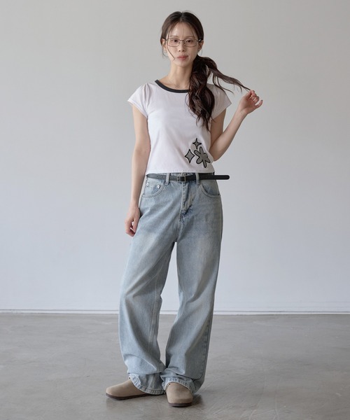 UNE MANSION(ユヌマンション)の「【UNE ORIGINAL】フラワーギンガムチェックアップリケ刺繍バイカラーユニークパフ袖Tシャツカットソー(Tシャツ/カットソー・レディース・ホワイト/ブルー系その他・FREE)」の9枚目の写真