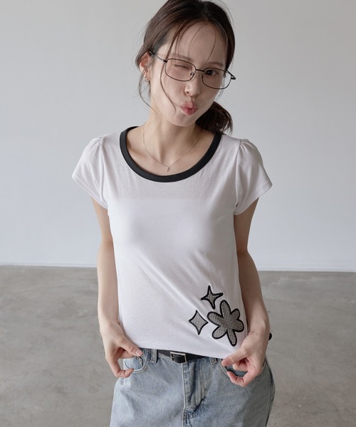 UNE MANSION(ユヌマンション)の「【UNE ORIGINAL】フラワーギンガムチェックアップリケ刺繍バイカラーユニークパフ袖Tシャツカットソー(Tシャツ/カットソー・レディース・ホワイト/ブルー系その他・FREE)」の22枚目の写真