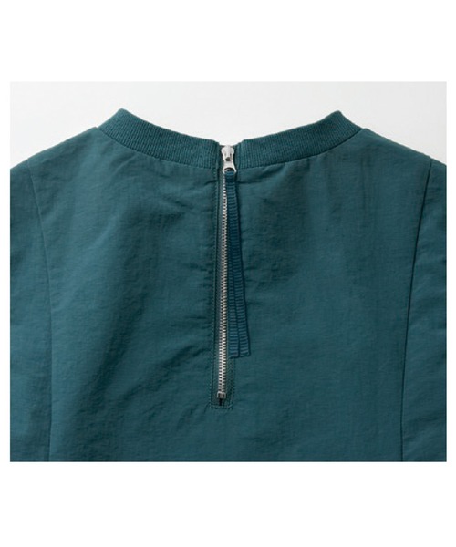 IEDIT（イディット）の「ＩＥＤＩＴ　ＵＶカット＆撥水（はっすい）＆虫を寄せ付けにくい　ネックと袖にリブ遣いのＡラインロングワンピース（ワンピース・レディース・ベージュ系その他/ダークグリーン・M/L/LL/3L/MP）」の9枚目の写真