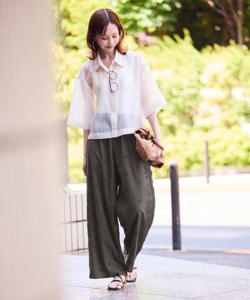 ROPE' PICNIC（ロペピクニック）の「3D刺繍レースワイドパンツ/リンクコーデ（その他パンツ・レディース・スミクロ/オフホワイト・38）」の5枚目の写真