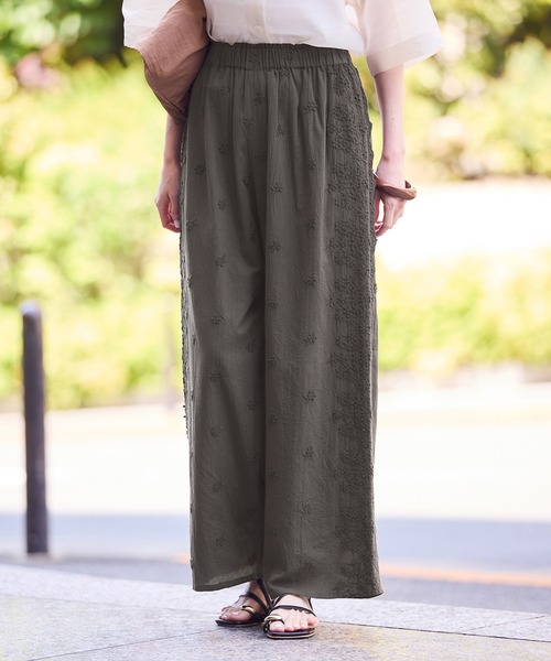 ROPE' PICNIC（ロペピクニック）の「3D刺繍レースワイドパンツ/リンクコーデ（その他パンツ・レディース・スミクロ/オフホワイト・38）」の7枚目の写真