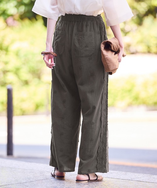 ROPE' PICNIC（ロペピクニック）の「3D刺繍レースワイドパンツ/リンクコーデ（その他パンツ・レディース・スミクロ/オフホワイト・38）」の8枚目の写真