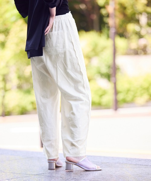 ROPE' PICNIC（ロペピクニック）の「3D刺繍レースワイドパンツ/リンクコーデ（その他パンツ・レディース・スミクロ/オフホワイト・38）」の16枚目の写真