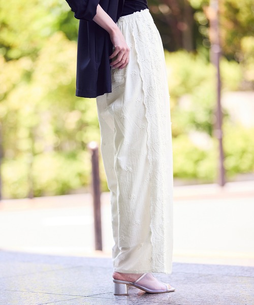 ROPE' PICNIC（ロペピクニック）の「3D刺繍レースワイドパンツ/リンクコーデ（その他パンツ・レディース・スミクロ/オフホワイト・38）」の17枚目の写真