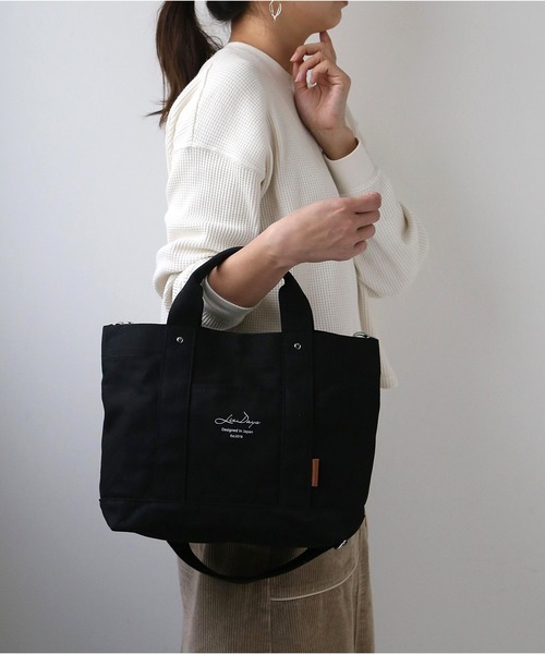LIZDAYS(リズデイズ)の「LIZDAYS 仕切り付き 2WAY キャンバストートバッグ(トートバッグ・レディース・ブラック/ライトグレー/ホワイト系その他/ライトブラウン/ダークグレー・FREE)」の7枚目の写真