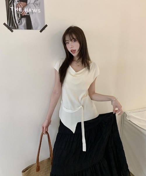 Ritzy(リッツィー)の「ドレーピーネック リボン付き 半袖ニットトップ(シャツ/ブラウス・レディース・アイボリー/グレー/ブラック・FREE)」の4枚目の写真
