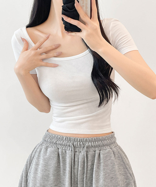 VIVID LADY(ビビッドレディー)の「バックスリット 半袖Tシャツ(Tシャツ/カットソー・レディース・アイボリー/カーキ/ブラック・FREE)」の4枚目の写真