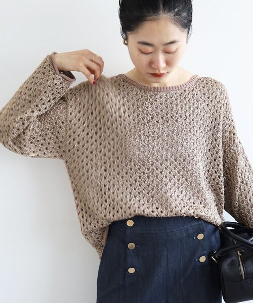 le.coeur blanc（ルクールブラン）の「スパンコールメッシュニットプルオーバー（ニット/セーター・レディース・オフホワイト/キャメル・38）」の2枚目の写真