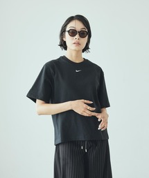 NIKE(iCL)̃iCL X|[cEFA GbZV EBY {NV[ TVc / Nike Sportswear Essential Women's Boxy T-Shirt DD1238-010 Black(TVc/Jbg\[)