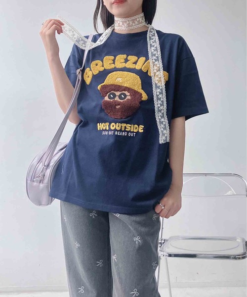 AS KNOW AS plus（アズノゥアズプラス）の「●選べるキャラクターデザイン サガラ刺繍半袖Tシャツ（サメ・モンスター・おばけ）（Tシャツ/カットソー・レディース・オフホワイト/チャコールグレー/オートミール/ホワイト系/グレー系/アイボリー系/ネイビー系/グレー系1/ネイビー系1/アイボリー系1/ホワイト系1/アイボリー系2/グレー系2/ネイビー系2/ホワイト系2・FREE）」の21枚目の写真