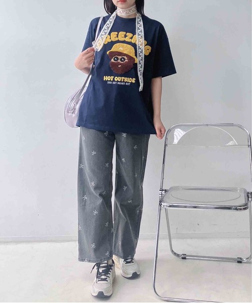 AS KNOW AS plus(アズノゥアズプラス)の「●選べるキャラクターデザイン サガラ刺繍半袖Tシャツ(サメ・モンスター・おばけ)(Tシャツ/カットソー・レディース・オフホワイト/チャコールグレー/オートミール/ホワイト系/グレー系/アイボリー系/ネイビー系/グレー系1/ネイビー系1/アイボリー系1/ホワイト系1・FREE)」の14枚目の写真