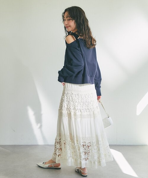 La boutique BonBon(ラブティックボンボン)の「【今すぐお届け!miki監修カラーあり】ミニ裏毛オフショルリボンプルオーバー(スウェット・レディース・ライトグレー/ネイビー/ホワイト・FREE)」の11枚目の写真