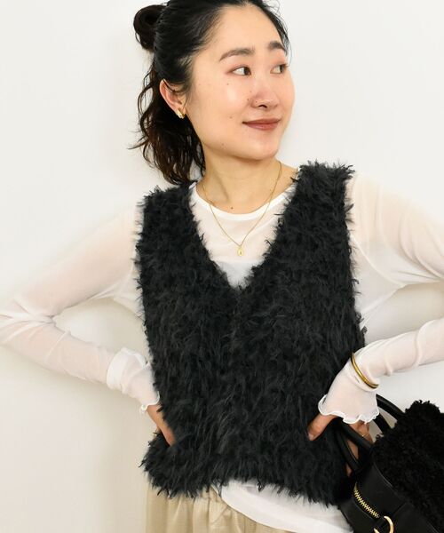 le.coeur blanc（ルクールブラン）の「TORRAZZO DONNAチュール×シャギーニットベスト（ベスト・レディース・ベージュ系その他2/ブラック系その他・38）」の22枚目の写真