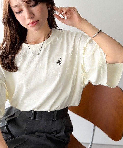 classicalelf（クラシカルエルフ）の「さらり着やすく、ほどよくキュート。なんでもない日にひとさじの甘さを。綿100％胸刺繍ピグメント袖フリルT（Tシャツ/カットソー・レディース・オフホワイト/ブルー/チャコール・LARGE/X-LARGE/SMALL/MEDIUM）」の7枚目の写真