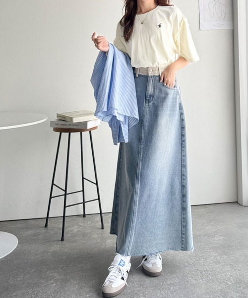 classicalelf（クラシカルエルフ）の「さらり着やすく、ほどよくキュート。なんでもない日にひとさじの甘さを。綿100％胸刺繍ピグメント袖フリルT（Tシャツ/カットソー・レディース・オフホワイト/ブルー/チャコール・LARGE/X-LARGE/SMALL/MEDIUM）」の12枚目の写真