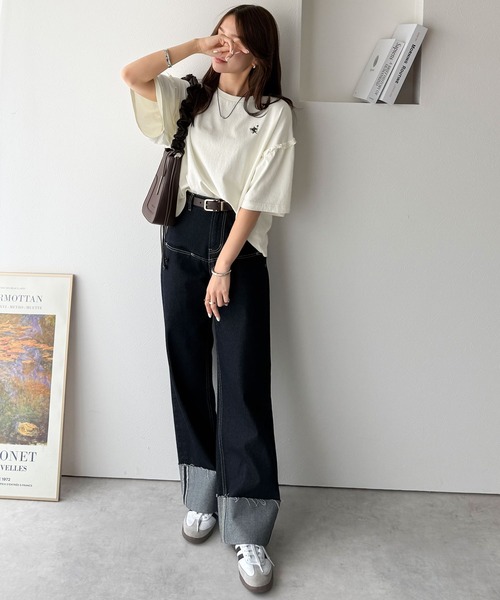 classicalelf（クラシカルエルフ）の「さらり着やすく、ほどよくキュート。なんでもない日にひとさじの甘さを。綿100％胸刺繍ピグメント袖フリルT（Tシャツ/カットソー・レディース・オフホワイト/ブルー/チャコール・LARGE/X-LARGE/SMALL/MEDIUM）」の8枚目の写真