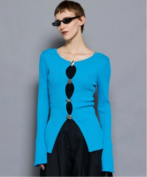 MAISON SPECIAL（メゾンスペシャル）の「Button Slit 2way  Knit Tops/ボタンスリット2WAYニット（ニット/セーター・レディース・ピンク/ブラック/ブルー・FREE）」の3枚目の写真