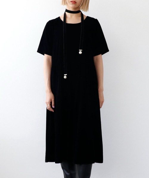 Three Four Time（ｽﾘｰﾌｫｰﾀｲﾑ）の「ベルベットワンピース（ワンピース・レディース・ブラック/レッド・FREE）」の4枚目の写真