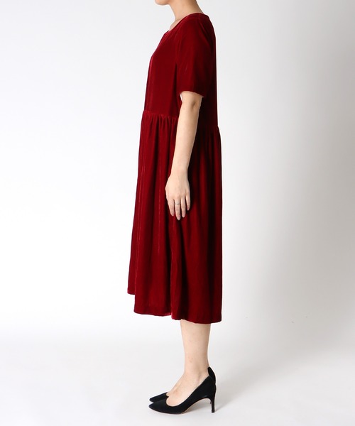 Three Four Time（ｽﾘｰﾌｫｰﾀｲﾑ）の「ベルベットワンピース（ワンピース・レディース・ブラック/レッド・FREE）」の16枚目の写真