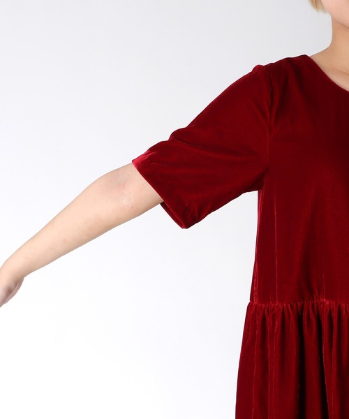 Three Four Time（ｽﾘｰﾌｫｰﾀｲﾑ）の「ベルベットワンピース（ワンピース・レディース・ブラック/レッド・FREE）」の20枚目の写真