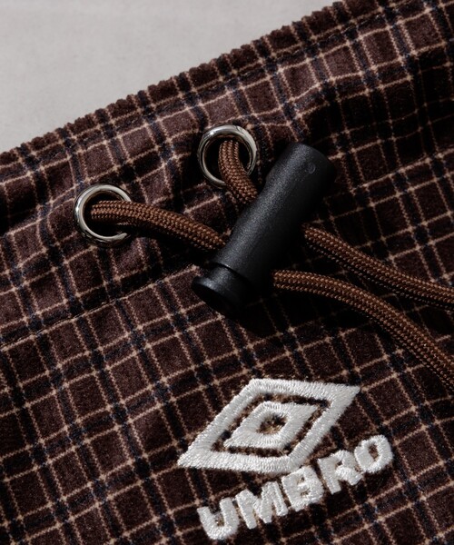 FREAK'S STORE（フリークスストア）の「UMBRO × FREAK'S STORE/アンブロ 別注 コーデュロイ コード付きバッグ/A4サイズ ショルダーバッグ（ショルダーバッグ・レディース・ワイン/ダークブラウン/ナチュラル・ONE SIZE）」の16枚目の写真