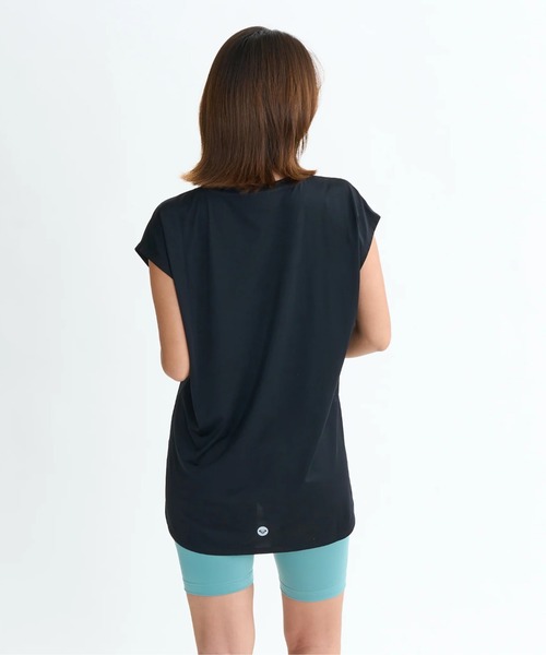 ROXY(ロキシー)の「GEOMETRIC TEE/ロキシー水陸両用速乾UVケアフロントロゴ半袖Tシャツ(水着)(Tシャツ/カットソー・レディース・ブラック/ピンク/ホワイト・LARGE/MEDIUM/SMALL)」の11枚目の写真