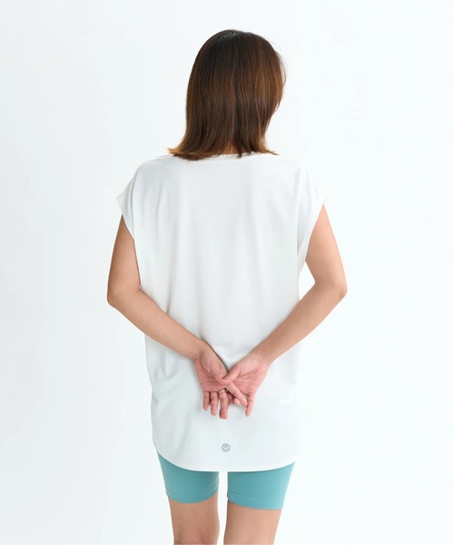 ROXY(ロキシー)の「GEOMETRIC TEE/ロキシー水陸両用速乾UVケアフロントロゴ半袖Tシャツ(水着)(Tシャツ/カットソー・レディース・ブラック/ピンク/ホワイト・LARGE/MEDIUM/SMALL)」の6枚目の写真